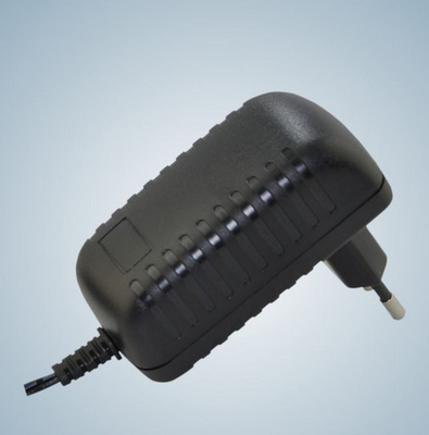 15 Watt Universal-Leichtgewichtler Wechselstrom-Stromadapter-EN60950 für Haushaltsgerät