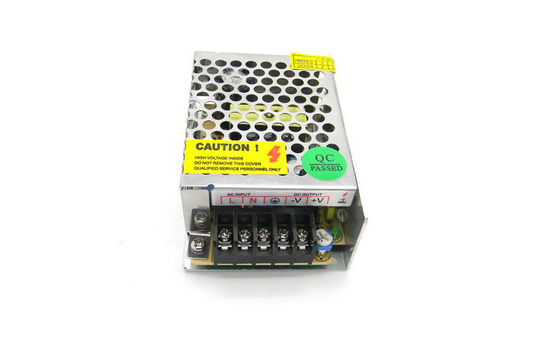 Metall 12V 2A 25W umkleidete Überwachungskamera-Ein-Outputspannungs-Stromversorgungs-konstanten Strom