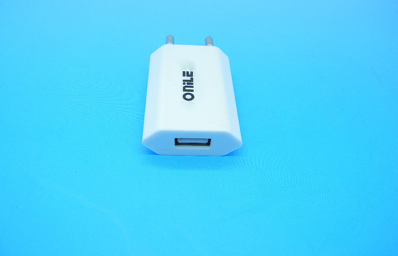 AC100-240V Universal-USB Stecker Stromadapter-5V 1000mA CCC, hohes Efficency
