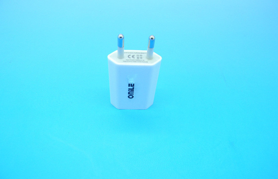 AC100-240V Universal-USB Stecker Stromadapter-5V 1000mA CCC, hohes Efficency