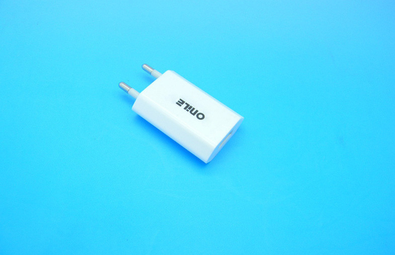 AC100-240V Universal-USB Stecker Stromadapter-5V 1000mA CCC, hohes Efficency