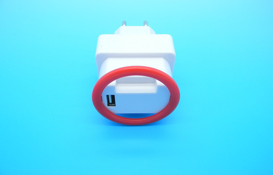 Universal-USB Reise-Ladegerät 5V 2000mA für Smartphones/Tablet/IPhone