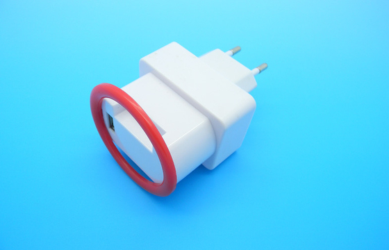 Universal-USB Reise-Ladegerät 5V 2000mA für Smartphones/Tablet/IPhone