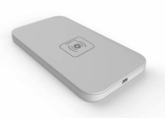 Weiße Mobiltelefon-Zusätze, Handy-Zusätze das Auf Lager drahtloses allgemeinhinladegerät