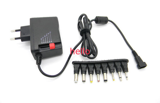 6 Universalitäts-justierbarer Spannung 3-12V DC-Spitzen-2500mA Wechselstrom-DC-Stromadapter
