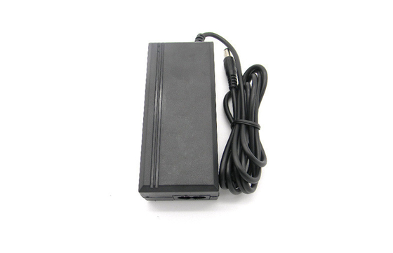12V 2A Wechselstrom zu DC-Stromadapter über gegenwärtigem/konstantem Strom 5.5x2.1mm