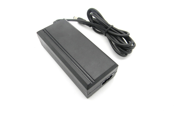 12V 2A Wechselstrom zu DC-Stromadapter über gegenwärtigem/konstantem Strom 5.5x2.1mm