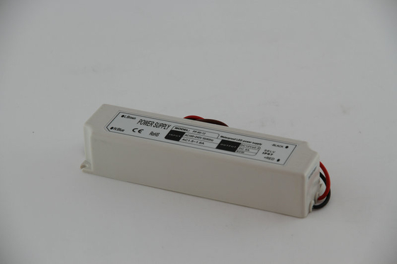 Wasserdichter Fahrer 120V IP67 60W konstanter Spannungs-LED Wechselstrom, lokalisierter Kunststoffkoffer