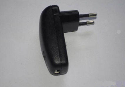 2 / 3-Stift Mini-Wandhalterung Universal USB Power Adapter mit EU, UK, US, CH, AU-Stecker