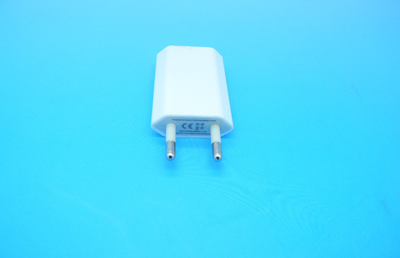 AC100-240V Universal-USB Stecker Stromadapter-5V 1000mA CCC, hohes Efficency